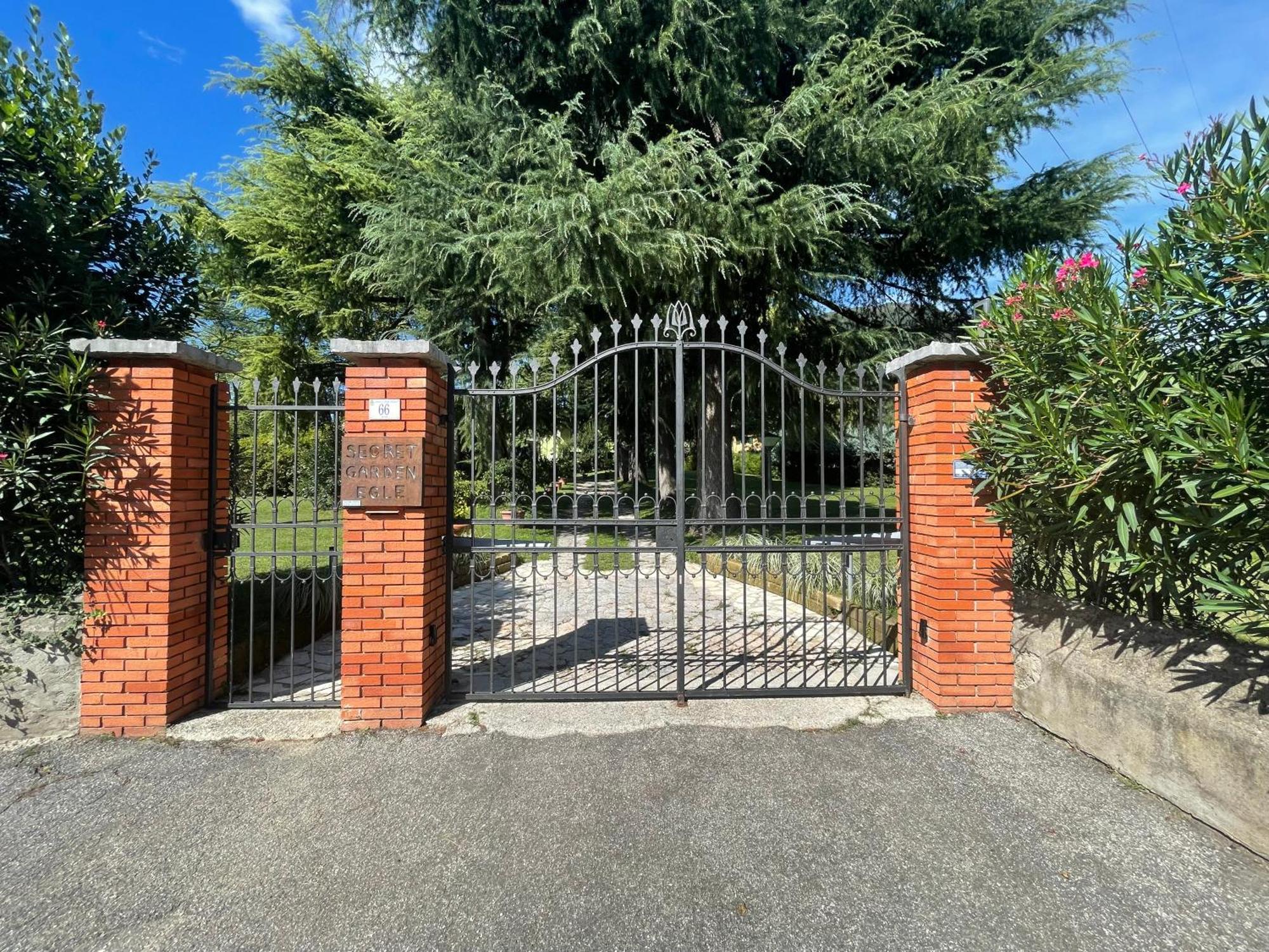 Secret Garden Egle Villa Caprino Veronese Bagian luar foto